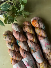 Air Of Bravura - Gaia: 85% Superwash Merino 15% Donegal Nep - DK