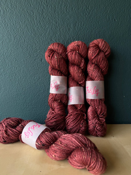 Bluebeard - Gaia: 85% Superwash Merino 15% Donegal Nep - DK