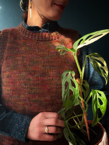 Pre-order “Sumu slipover” by Meiju K