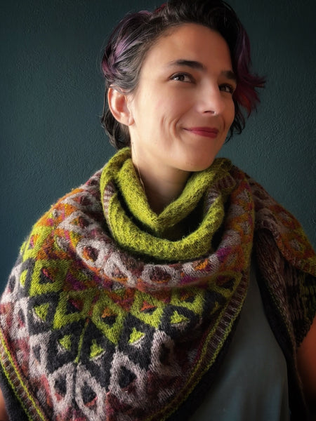 Pre-order the “Artus” shawl by Natasja Hornby