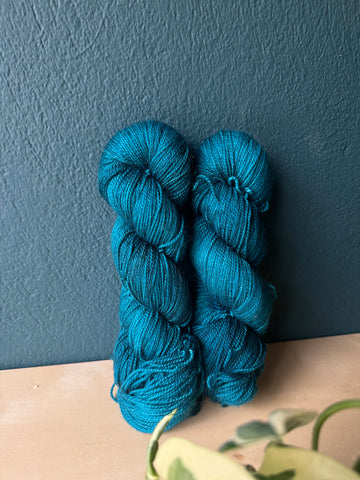 Own Your Shadow - Hera: 100% Superwash Merino High Twist - Light Sport