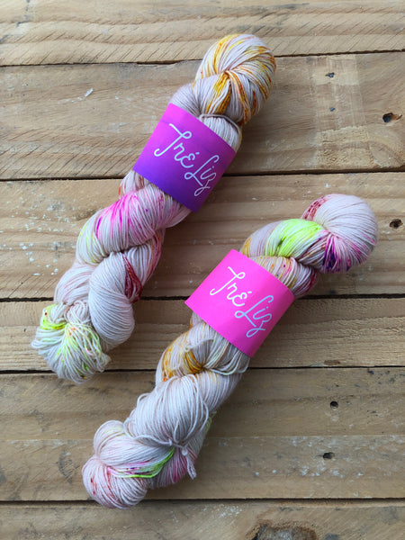Kiss My Neon - Ares: 75% Superwash Merino 25% Nylon - Sock