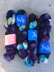 Do you trust me? - Eros - 95% Superwash Merino 5% Silver Stellina  - Single Fingering