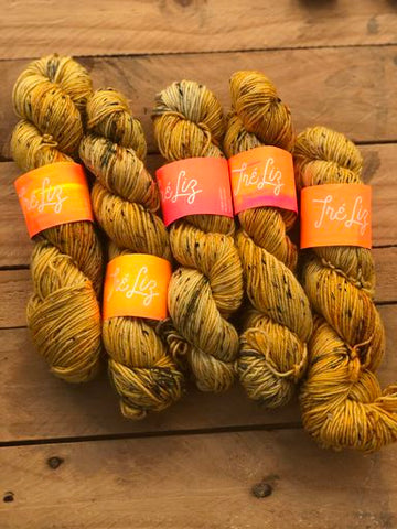 Albus Dumbledore - Gaia: 85% Superwash Merino 15% Donegal Nep - DK